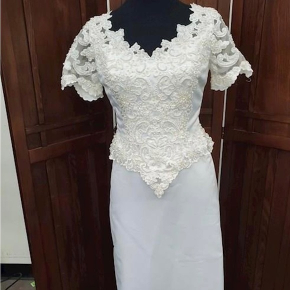 Alfredo Angelo wedding dress - Picture 1 of 4